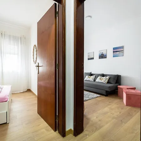 Casino And By House And People アパート ポボア・デ・バルジン