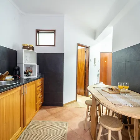 公寓 Casino And By House And People *